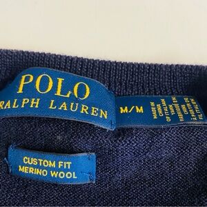 100%Merino Wool Polo Ralph Lauren navy blue v-neck pullover.Size M
